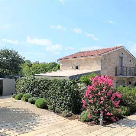 Luxury Jerini Barn