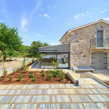 Villa Luxury Jerini Barn