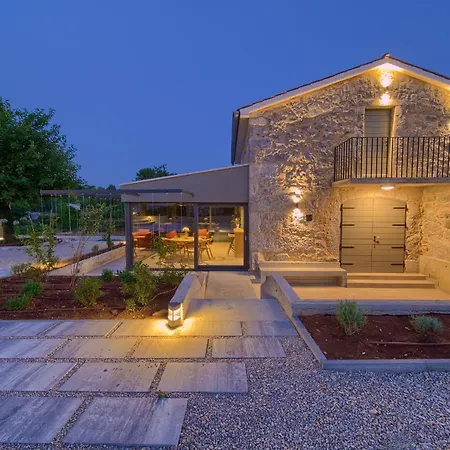 Villa Luxury Jerini Barn *