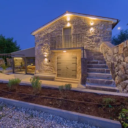 Luxury Jerini Barn
