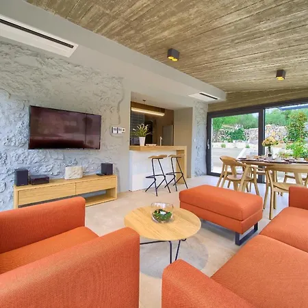 Vila Luxury Jerini Barn Bajcici