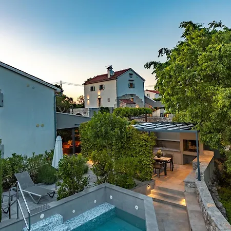 Luxury Jerini Barn Βίλα Bajcici