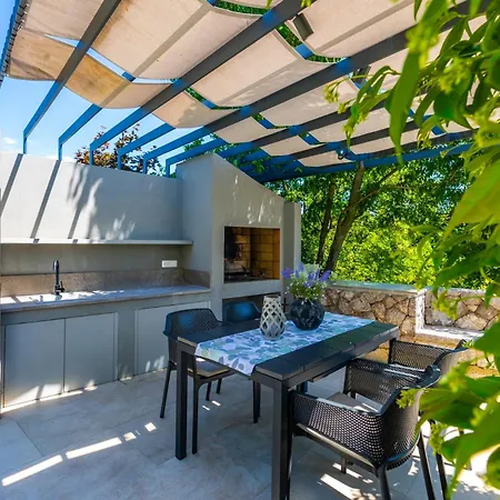 Vila Luxury Jerini Barn