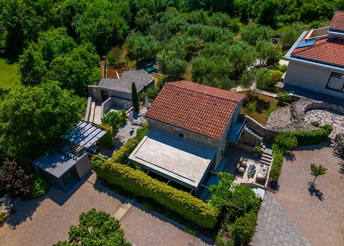 Luxury Jerini Barn Βίλα Bajcici