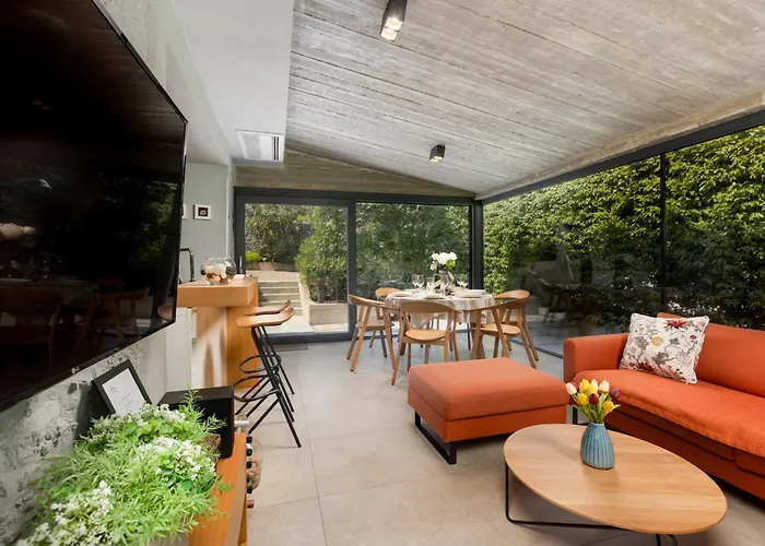 Luxury Jerini Barn Βίλα